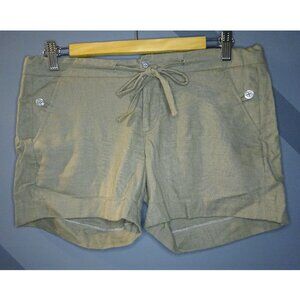 Mid-rise olive linen shorts